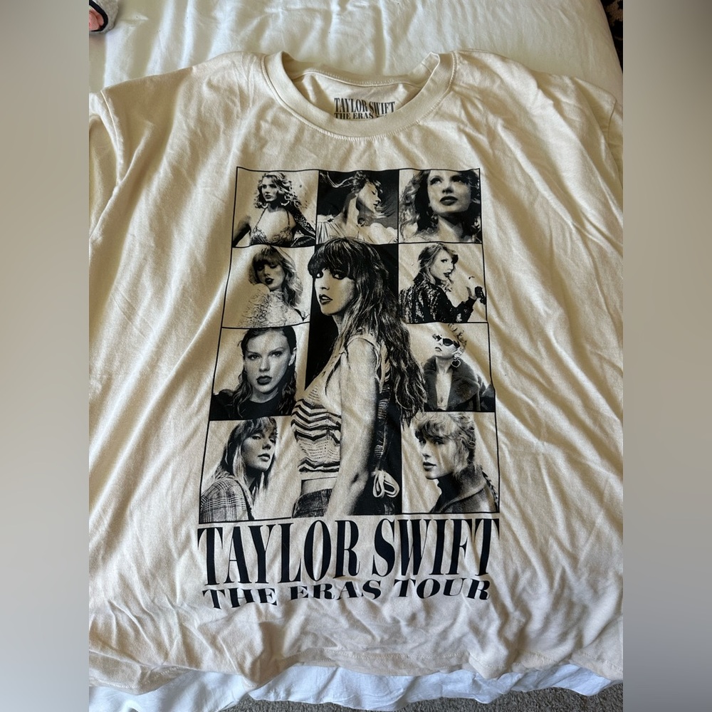 Taylor Swift Eras Tour Cream T-shirt 2XL